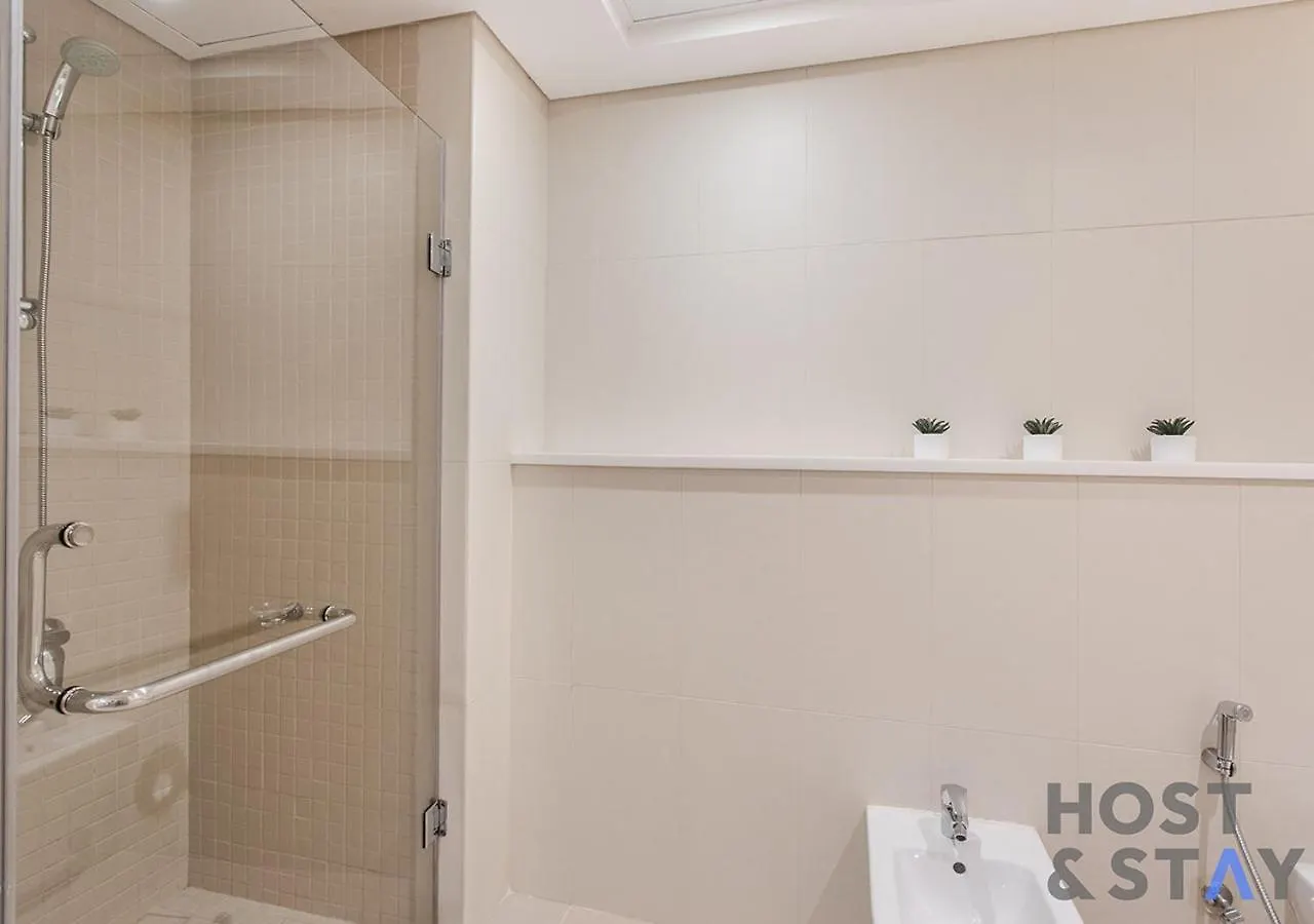 Elegant Beachfront Living At Al Bateen Dubai