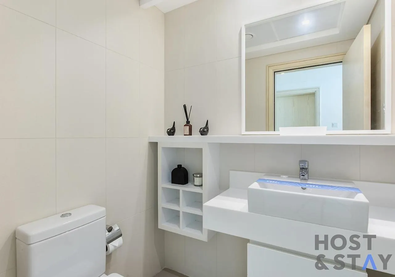 Apartment Elegant Beachfront Living At Al Bateen Dubai